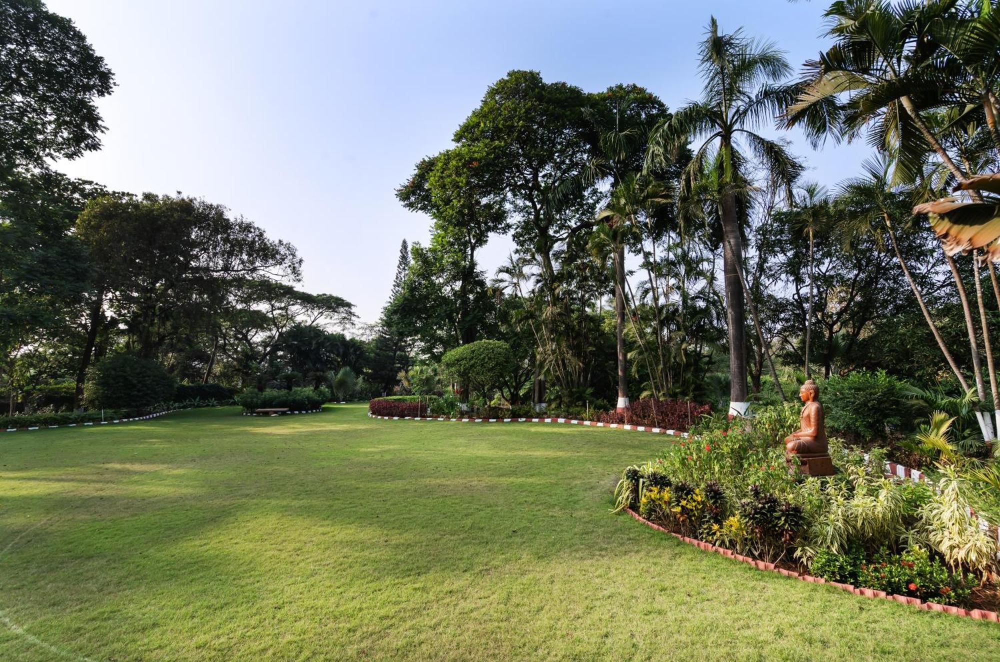 Saffronstays Pride Rock Mandve Bagian luar foto